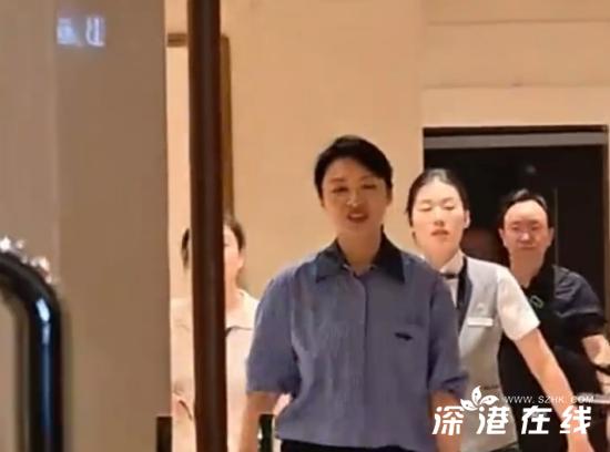 57岁周涛现身话剧院引轰动 不卑不亢气质出众！ (https://www.olegood.com/) kube 第1张